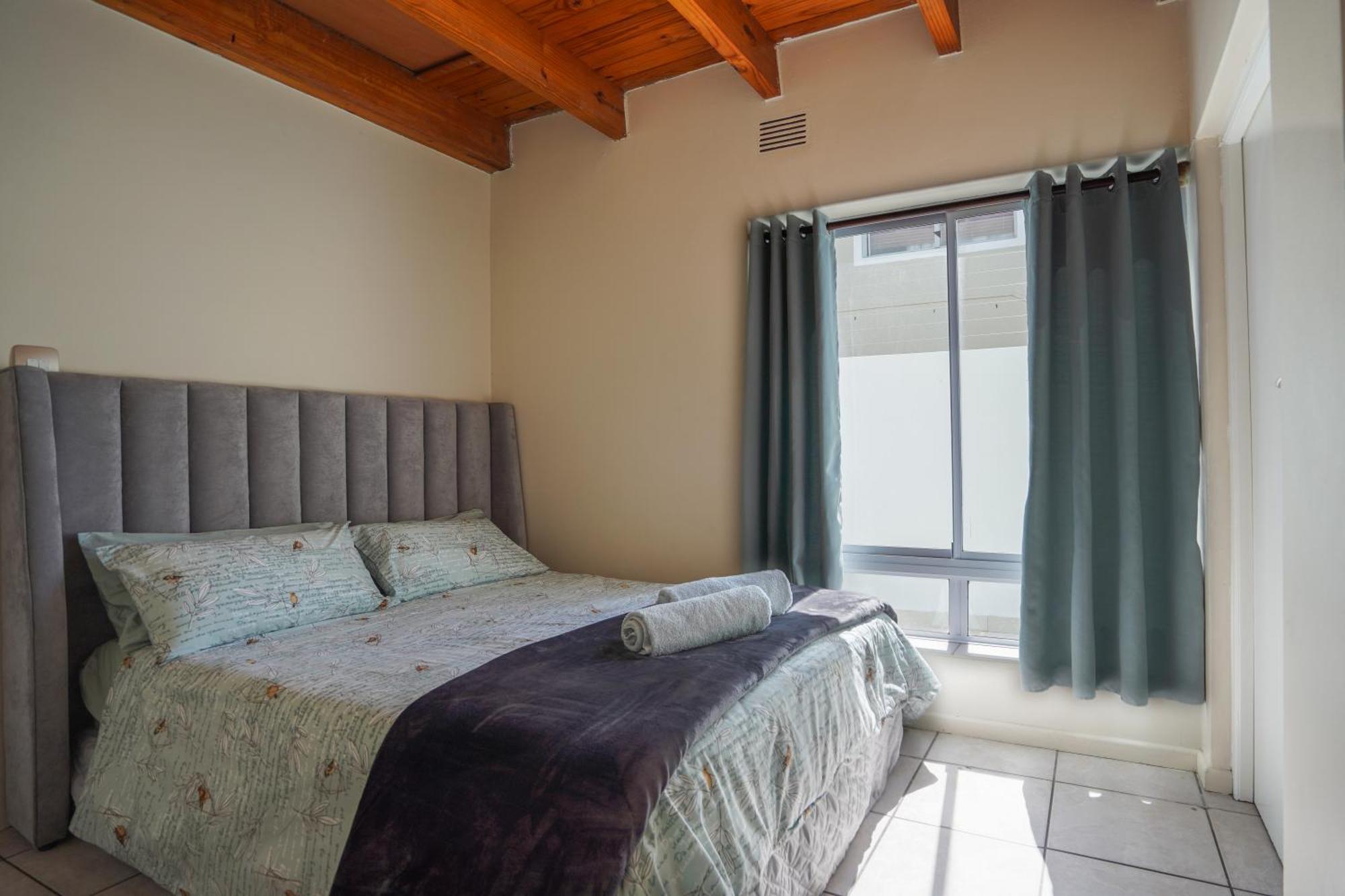 Ocean Vibes Hotel Кейптаун Екстериор снимка